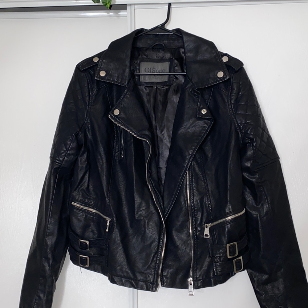 Faux leather jacket 🖤